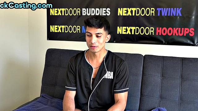 Amateur shredded solo stud jerks on casting