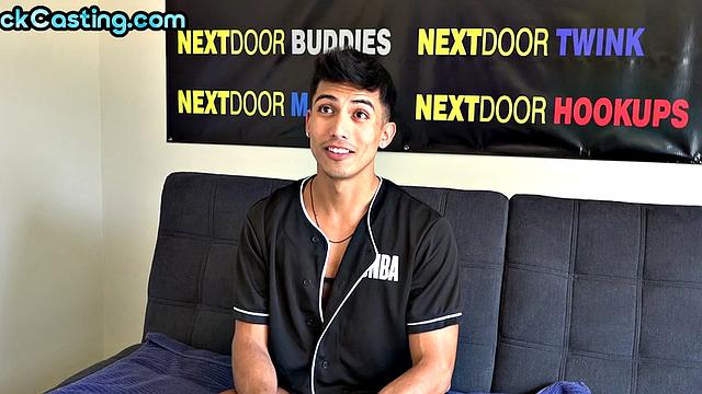 Amateur shredded solo stud jerks on casting