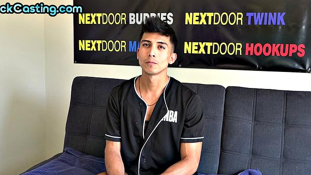 Amateur shredded solo stud jerks on casting