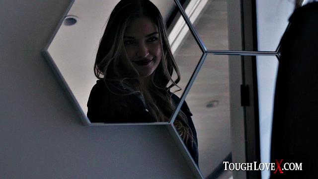 смотри, как gizelle blanco скачет на члене и ловит мощную порцию спермы