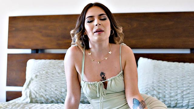 ADULT TIME - Hottie Chanel Camryn Gets MULTIPLE SHAKING ORGASMS From Robby Apples!