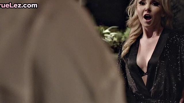 Dirty lesbians love scissoring after making pussies wet