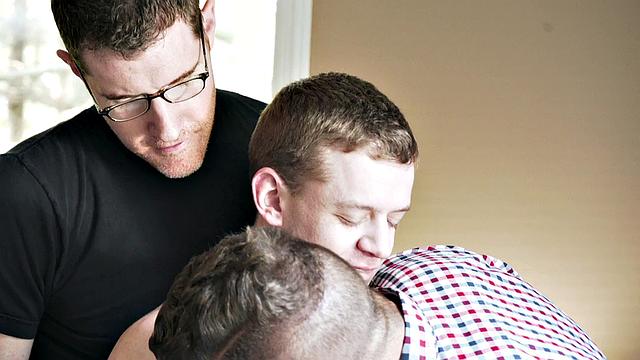 Petite boy barebacked in 3some by athletic DILFS