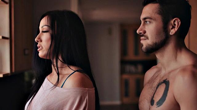 Big booty stepmom gets cumshot on pussy after fucking