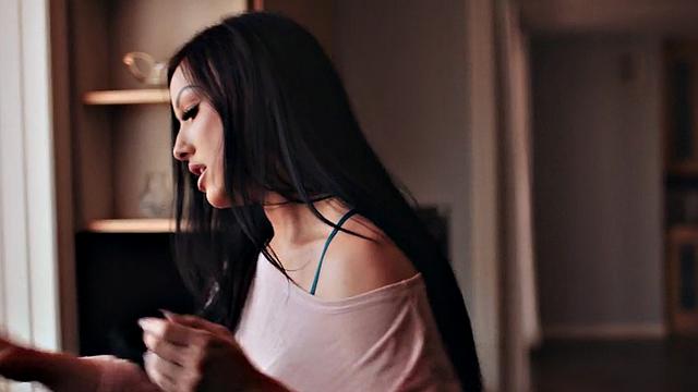 Big booty stepmom gets cumshot on pussy after fucking