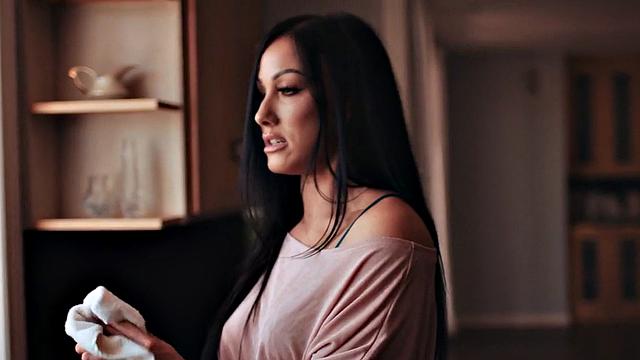 Big booty stepmom gets cumshot on pussy after fucking