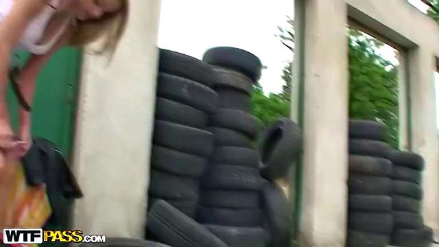 I fuck the pink pussy of a teen blonde