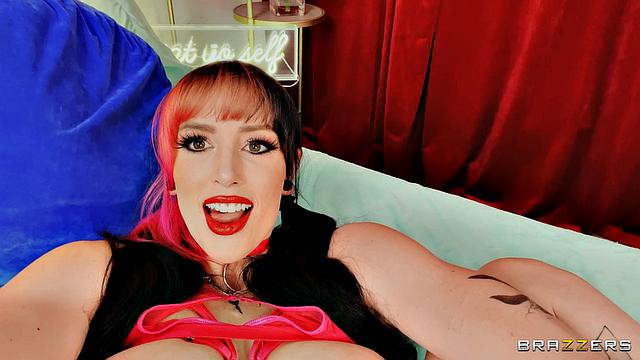 Когда на вечеринке косплея твой сосед не выдержал и полез в кадр - шоу стало веселее вдвойне!