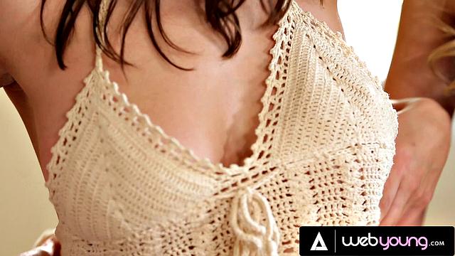 Naturally Stacked Ashley Adams Shows Kenna James & Gina Valentina How To Be A Lesbian