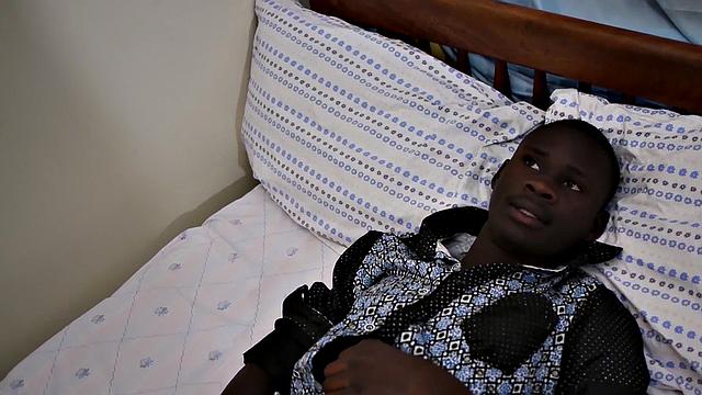 21yo real solo African twink jerks dick and enjoys pleasure