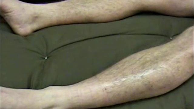 Уоррен дрочит как будто список покупок забыл