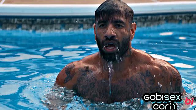 Nasty chick pussypounded outdoor 3some