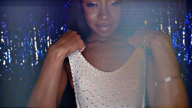 Extra Wet Babe Takes It Deep