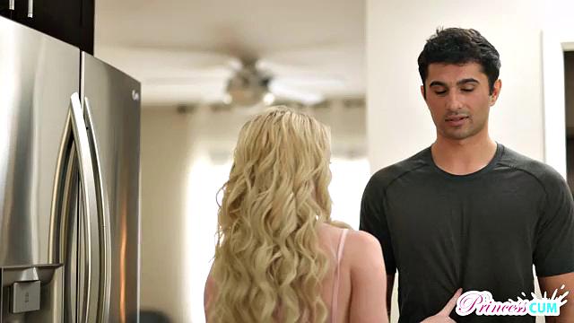 My Stepsister's Moaning - S9:E7