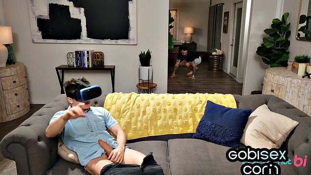 Два парня и страстная латинка в белье устроили весёлую бисексуальную вечеринку втроём, пока никто не мешает им расслабиться по полной.