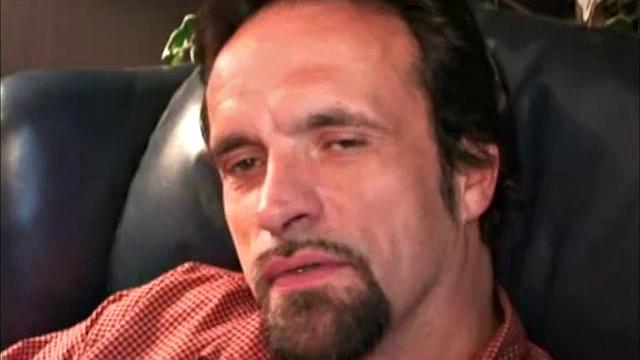 This 43 year old, 6' 2", and 200 pound guy is in Atlanta looking for work as a home renovation specialist. He lives with a woman, out of convenience, but will bend a bit sexually.