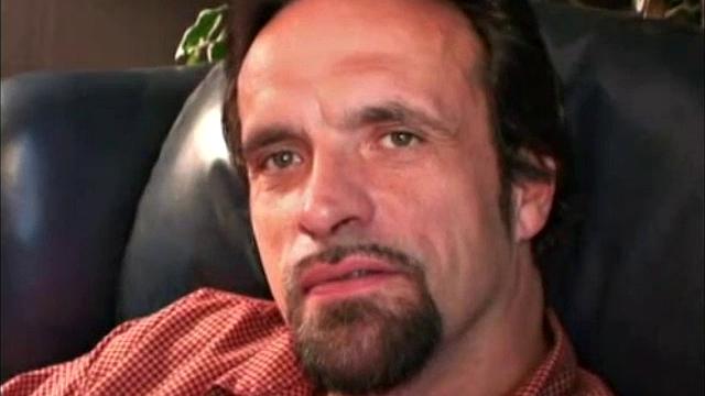 This 43 year old, 6' 2", and 200 pound guy is in Atlanta looking for work as a home renovation specialist. He lives with a woman, out of convenience, but will bend a bit sexually.