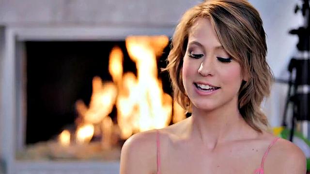 стройная брюнетка milf stefanie joy рассказывает о своих натуральных сиськах на интервью