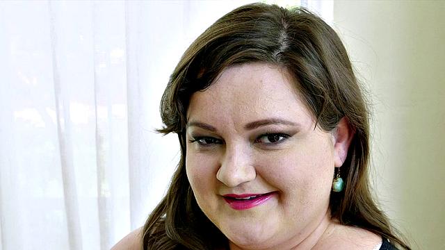 Билли Остин трясёт формами - J Mac не устоял