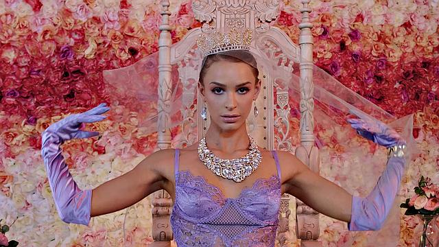 June's Solo Masturbation Session: Tattooed Teen in High Heels Gets Her Pussy Gaped and Gaped Again