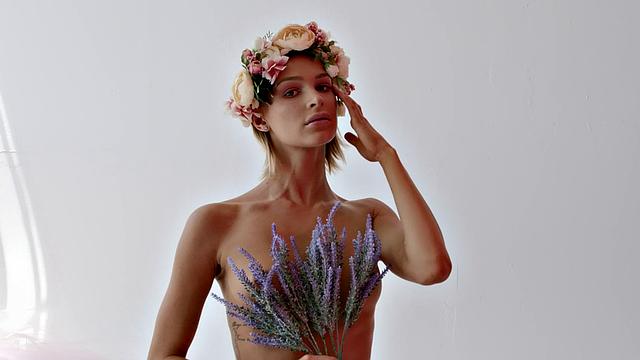 June's Solo Masturbation Session: Tattooed Teen in High Heels Gets Her Pussy Gaped and Gaped Again