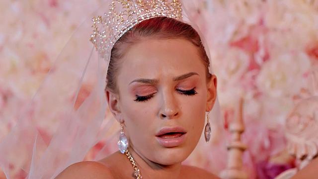 June's Solo Masturbation Session: Tattooed Teen in High Heels Gets Her Pussy Gaped and Gaped Again