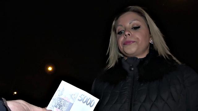 Sexy hunting on the streets