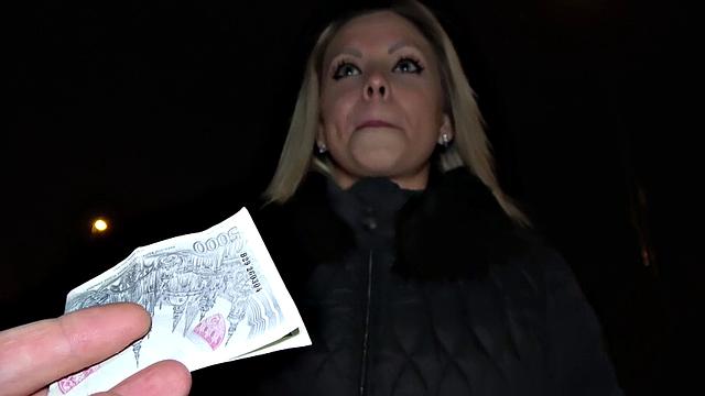 Sexy hunting on the streets