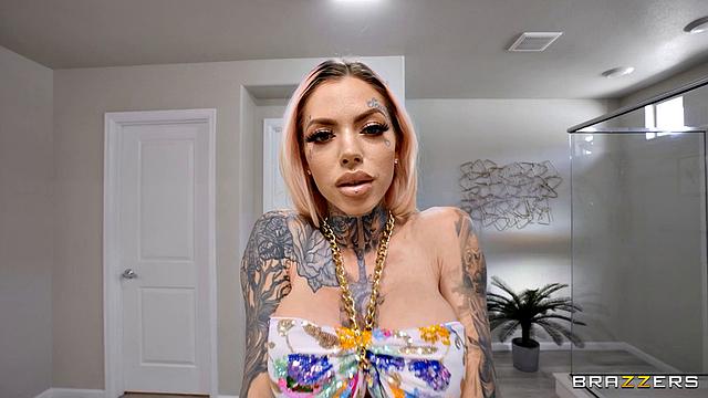 Big Dick Satisfies Sultry Babe