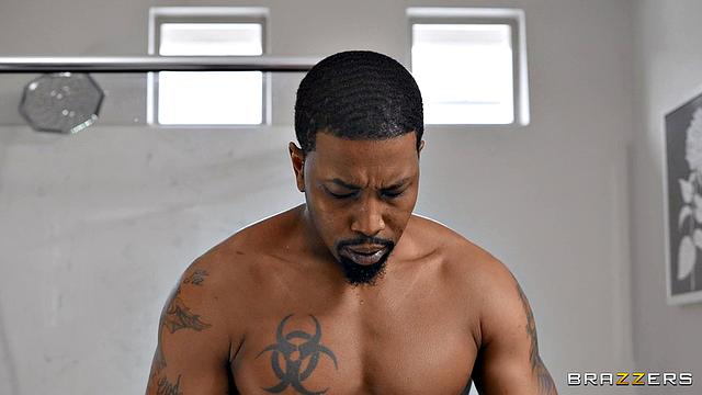 Big Dick Satisfies Sultry Babe