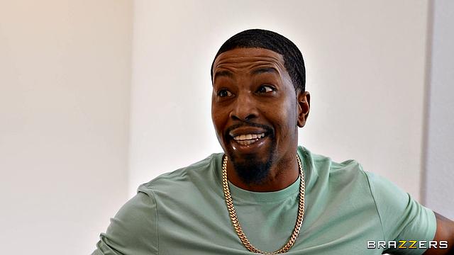 Big Dick Satisfies Sultry Babe