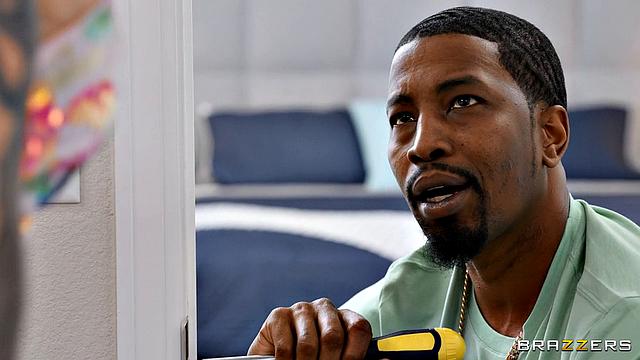 Big Dick Satisfies Sultry Babe