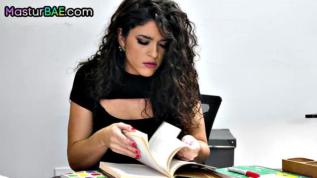 Big ass horny babe pounded by lover