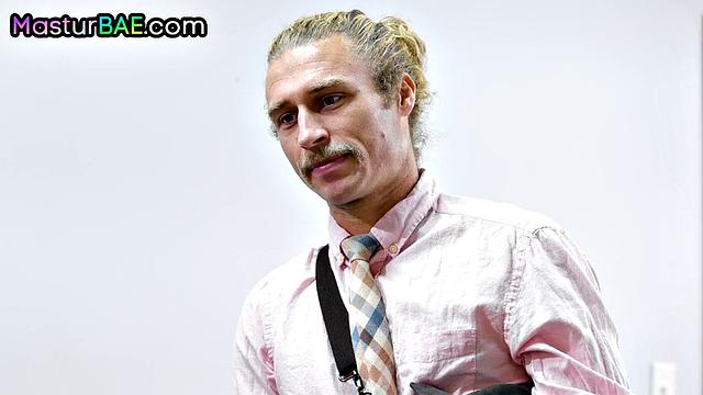 Big ass horny babe pounded by lover