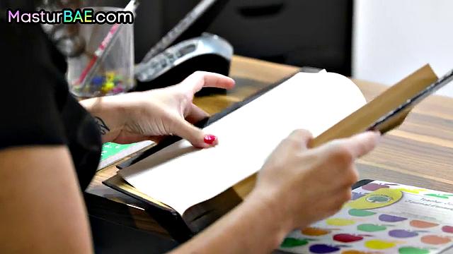 Big ass horny babe pounded by lover