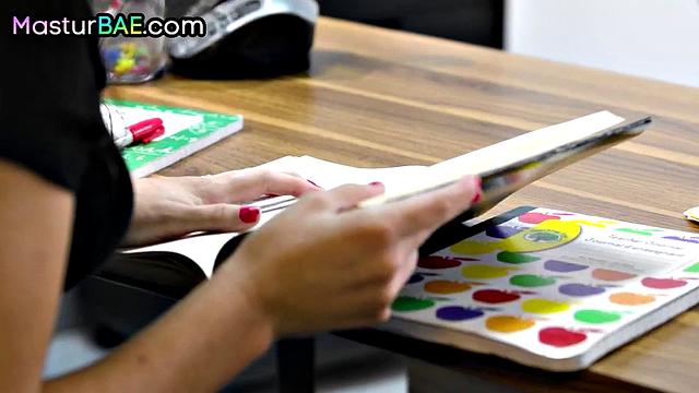 Big ass horny babe pounded by lover