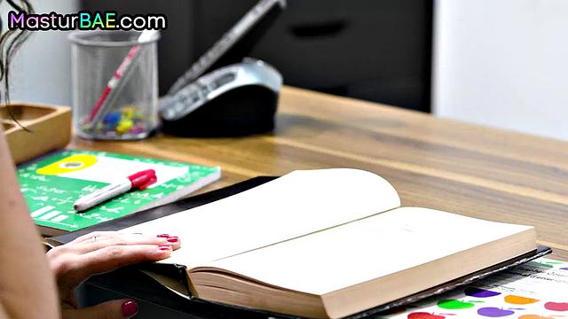 Big ass horny babe pounded by lover