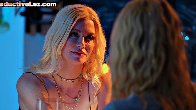 Seducing MILF seduces 21yo slut before rubbing pussies