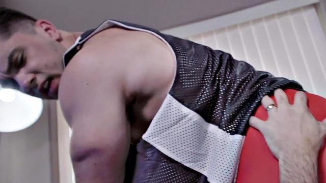 Hunk patient barebacks doctor before creampie