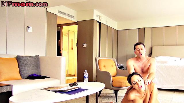 Curvy cougar blows before pussy pounded in erotic duo