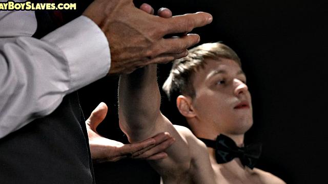 Submissive twink fucked by muscled DILF in voyeur scene