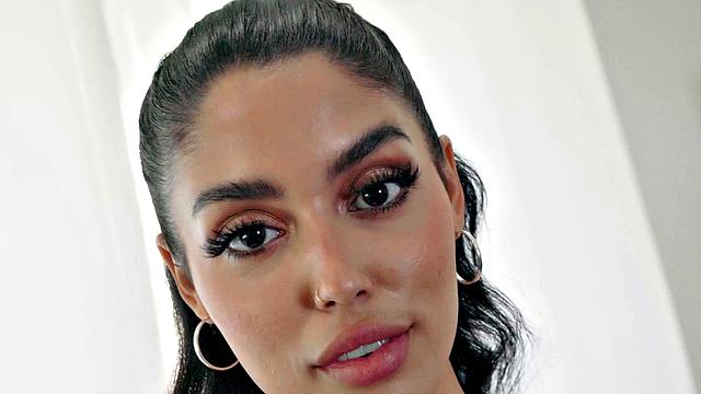 Throated - Vanessa Sky's Messy And Juicy Blojob