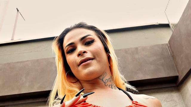 Transsexual beauty enjoys fucking guy in tight asshole