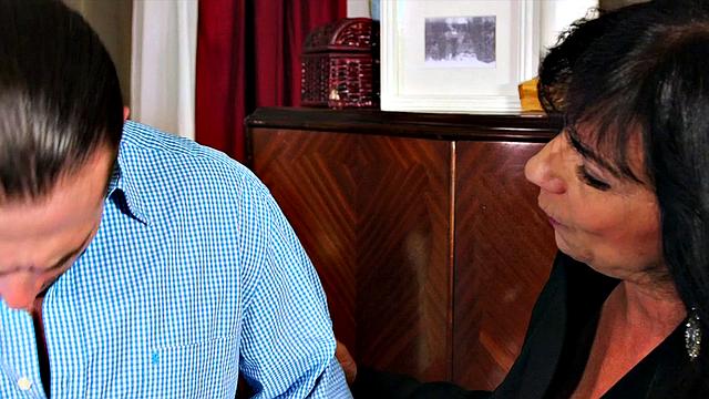 Bra-Breaking News: Big Boobs Politician Gets Fucked