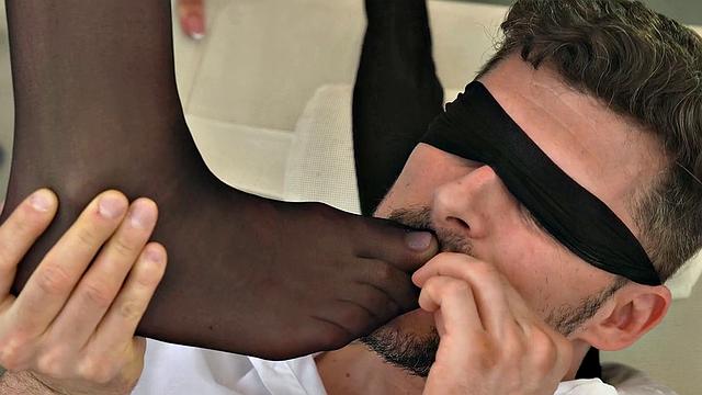 21 SEXTURY - Horny Brunette Mary Bambola Pleases Man With Pretty Feet In Stockings