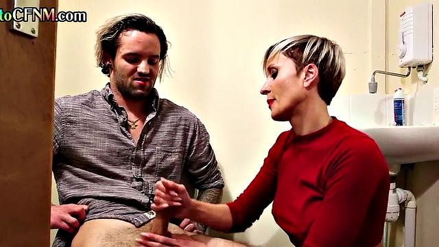 Amateur CFNM tattooed British MILF gives toilet to man