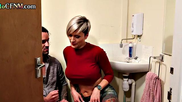 Amateur CFNM tattooed British MILF gives toilet to man
