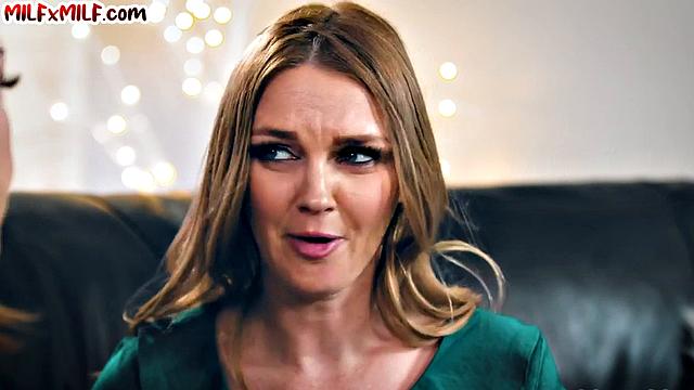 Big lez MILFs scissoring each other