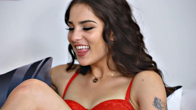 Поиграли в морской бой, потом обе захотели папину палку