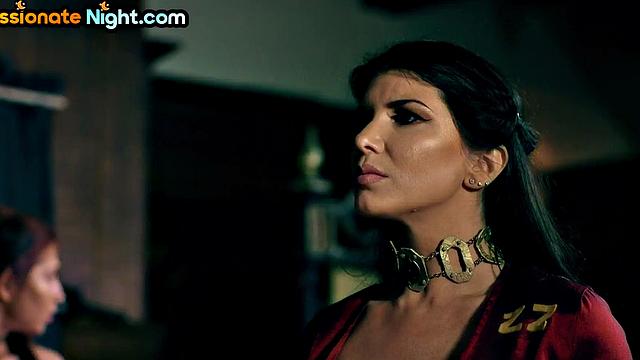 шлюха-милф на коленях перед двумя воинами - горячий финиш на лицо